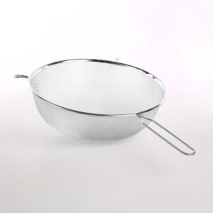 METAL STRAINER 26CM